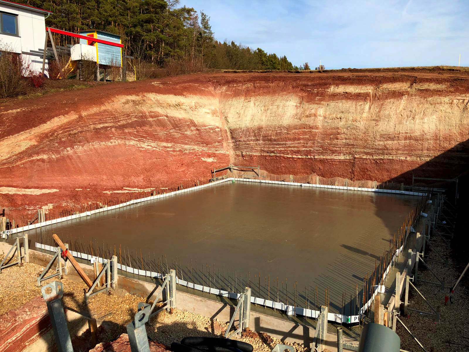 Kellerbau Beton Bodenplatte nach Aushubarbeiten